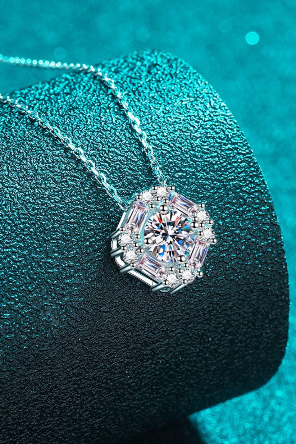 Geometric Moissanite Pendant Chain Necklace - AMMORA LUX